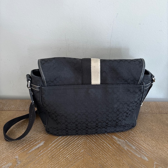 Vintage Coach Black Signature Messenger Jacquard Handbag - Picture 3 of 8